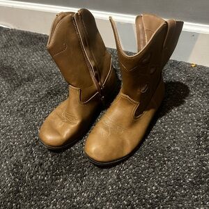 Gymboree
Girls Embroidered Heart Cowgirl Boots -
Montana Mountain - Tan